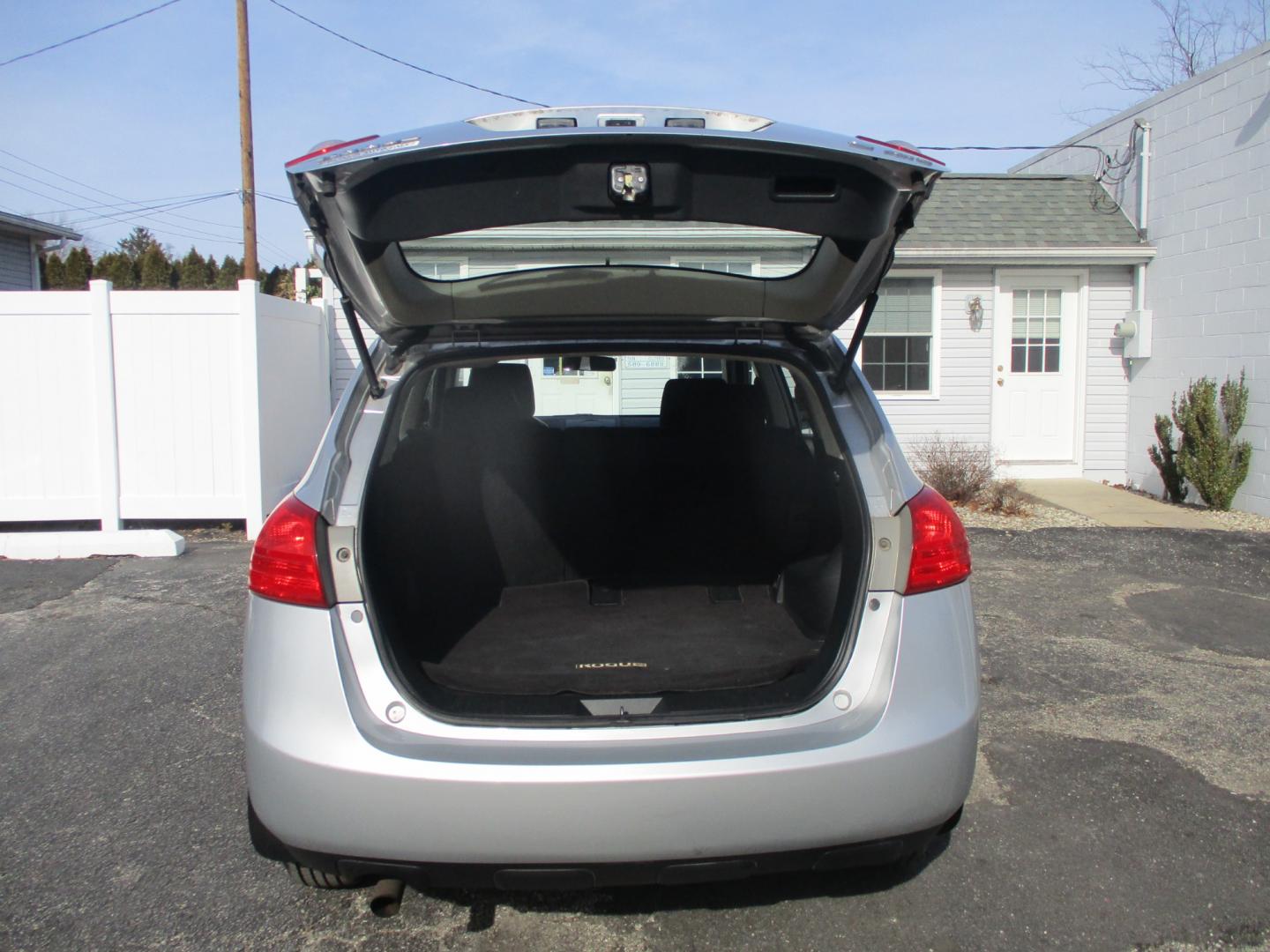 2009 SILVER Nissan Rogue (JN8AS58V49W) with an 2.5L L4 DOHC 16V engine, AUTOMATIC transmission, located at 540a Delsea Drive, Sewell, NJ, 08080, (856) 589-6888, 39.752560, -75.111206 - Photo#27